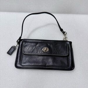 Vintage Coach Black Leather Front Flap Turn Lock Wristlet Bag
